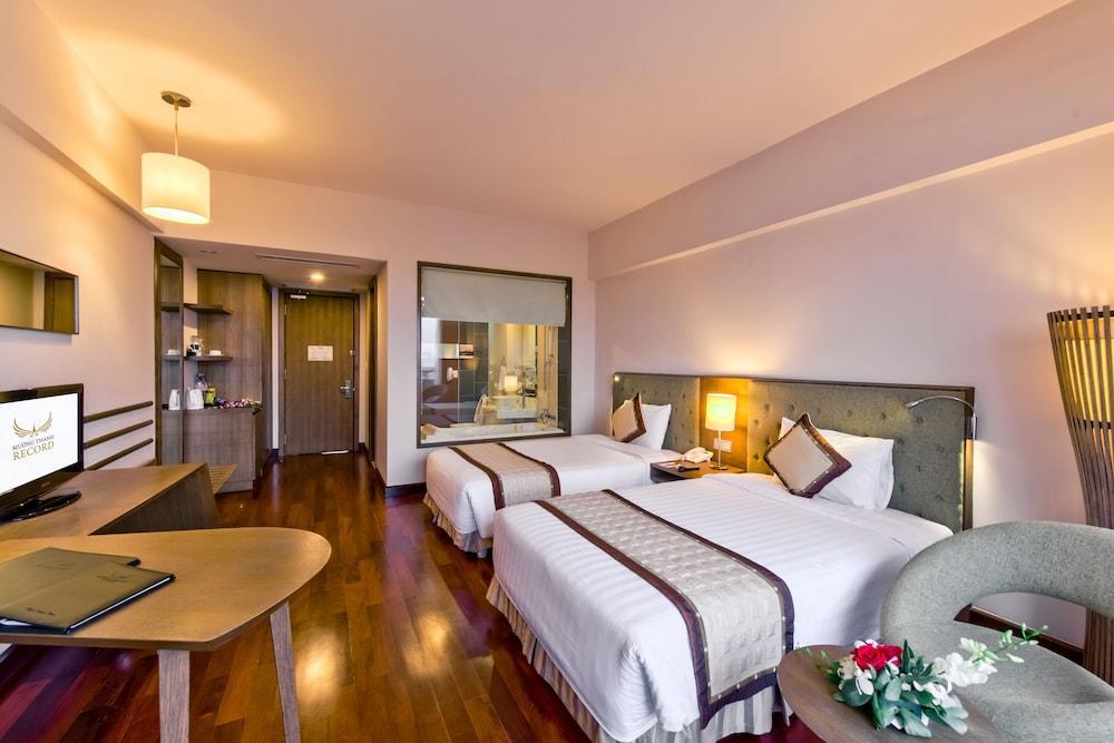Muong Thanh Holiday Hue Hotel Екстериор снимка