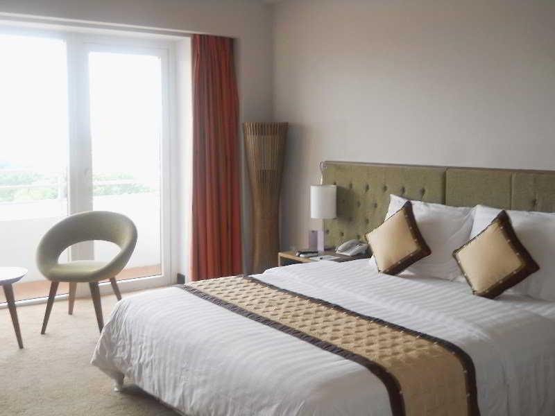 Muong Thanh Holiday Hue Hotel Екстериор снимка