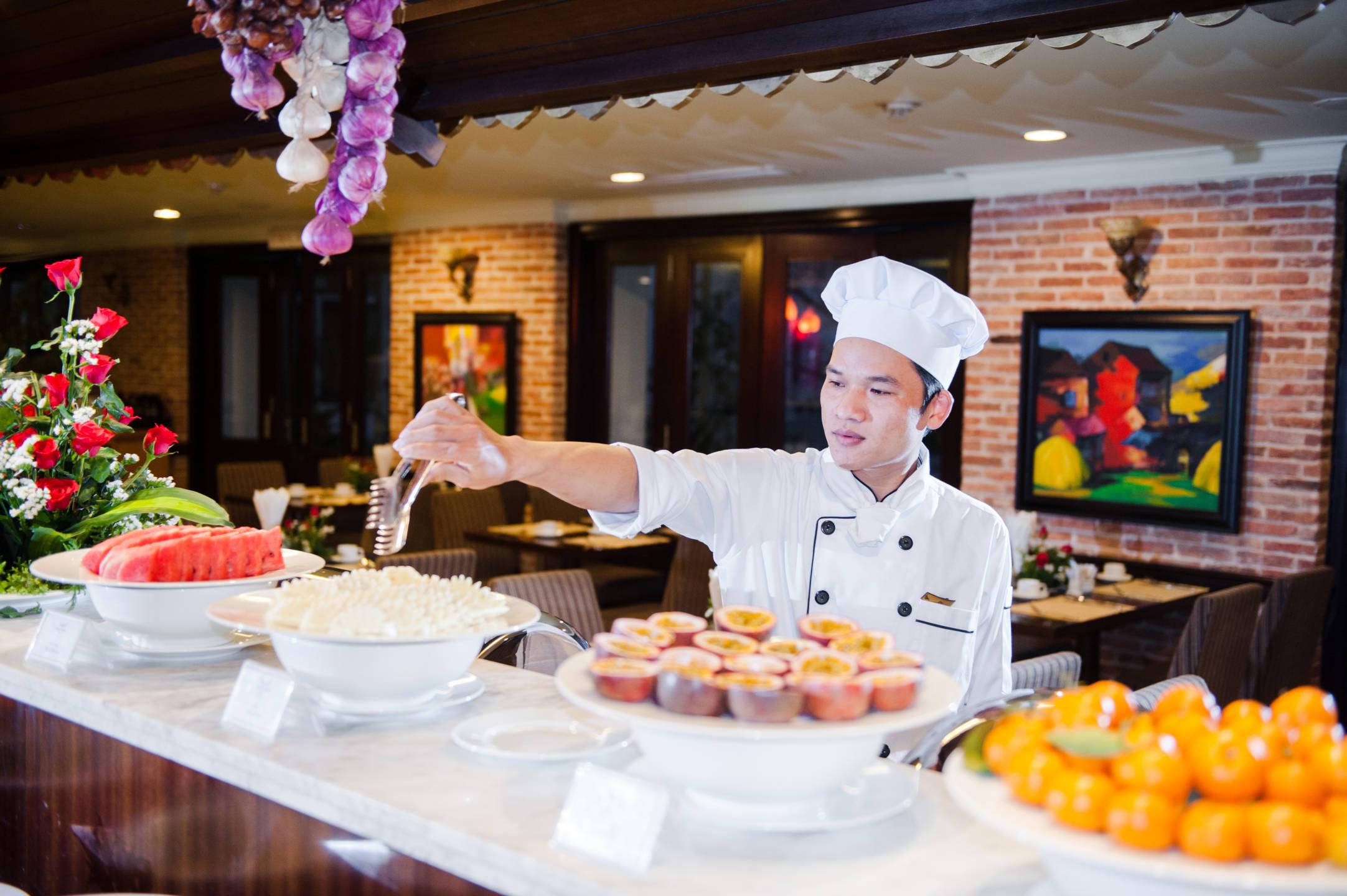 Muong Thanh Holiday Hue Hotel Екстериор снимка