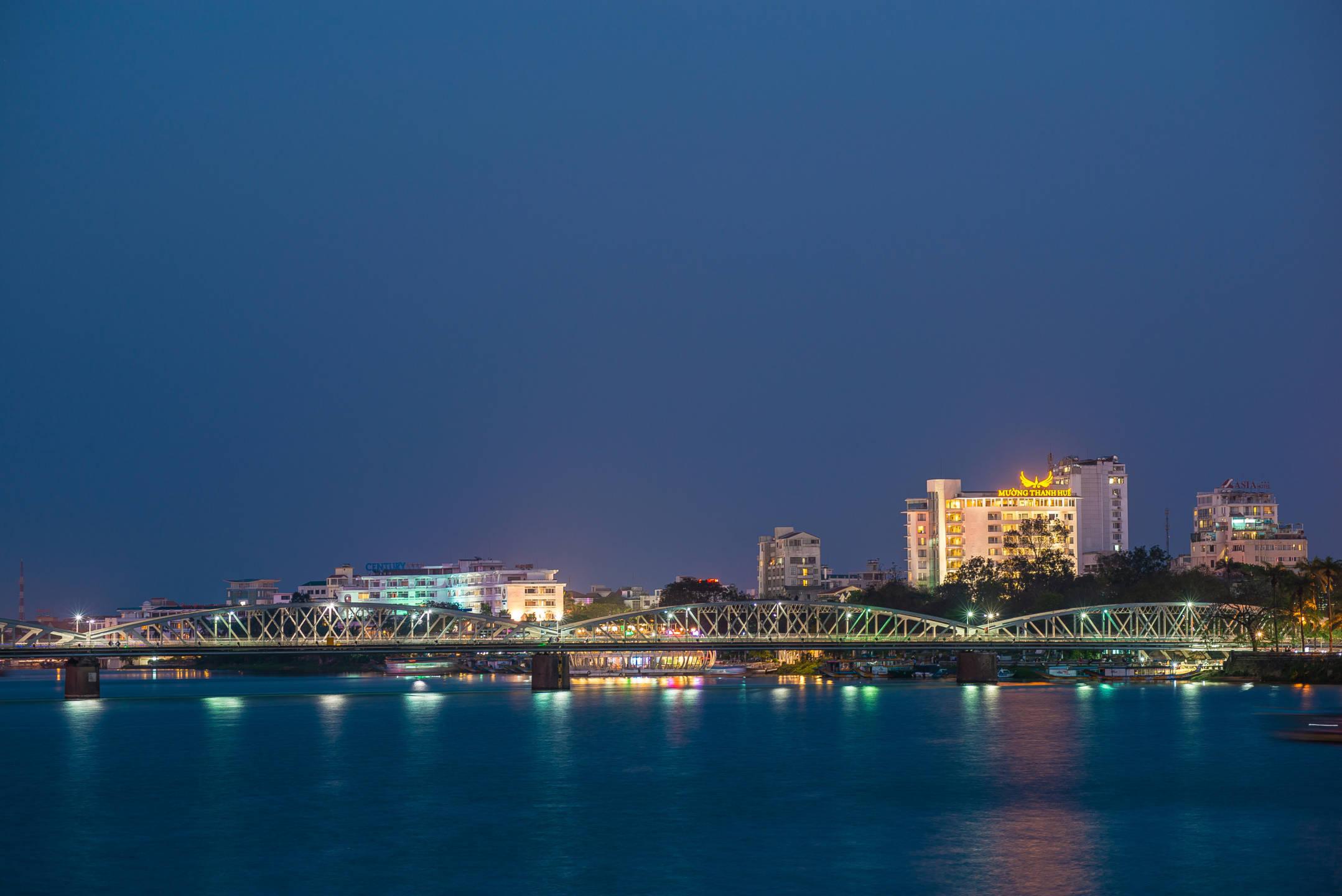 Muong Thanh Holiday Hue Hotel Екстериор снимка