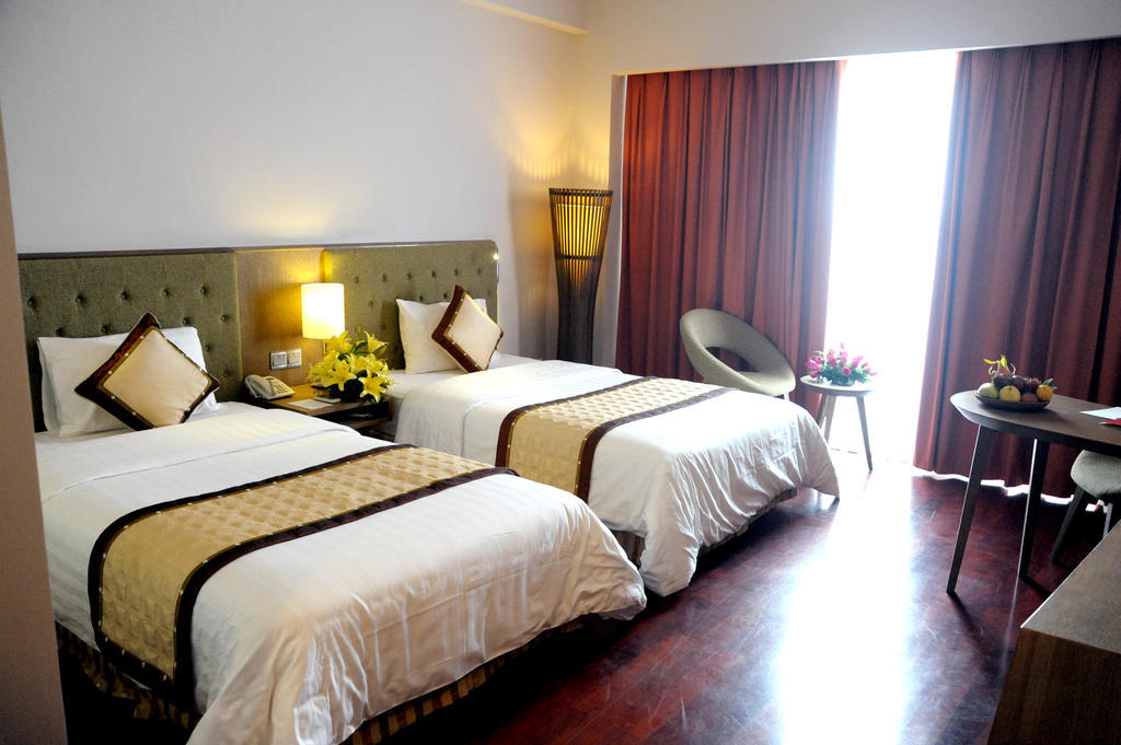 Muong Thanh Holiday Hue Hotel Екстериор снимка