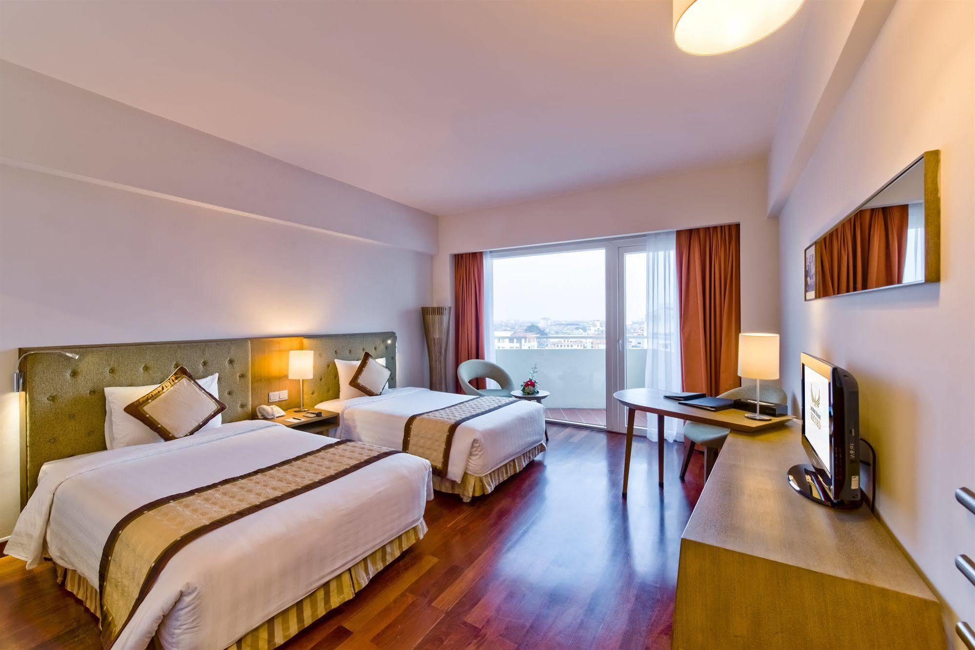Muong Thanh Holiday Hue Hotel Екстериор снимка