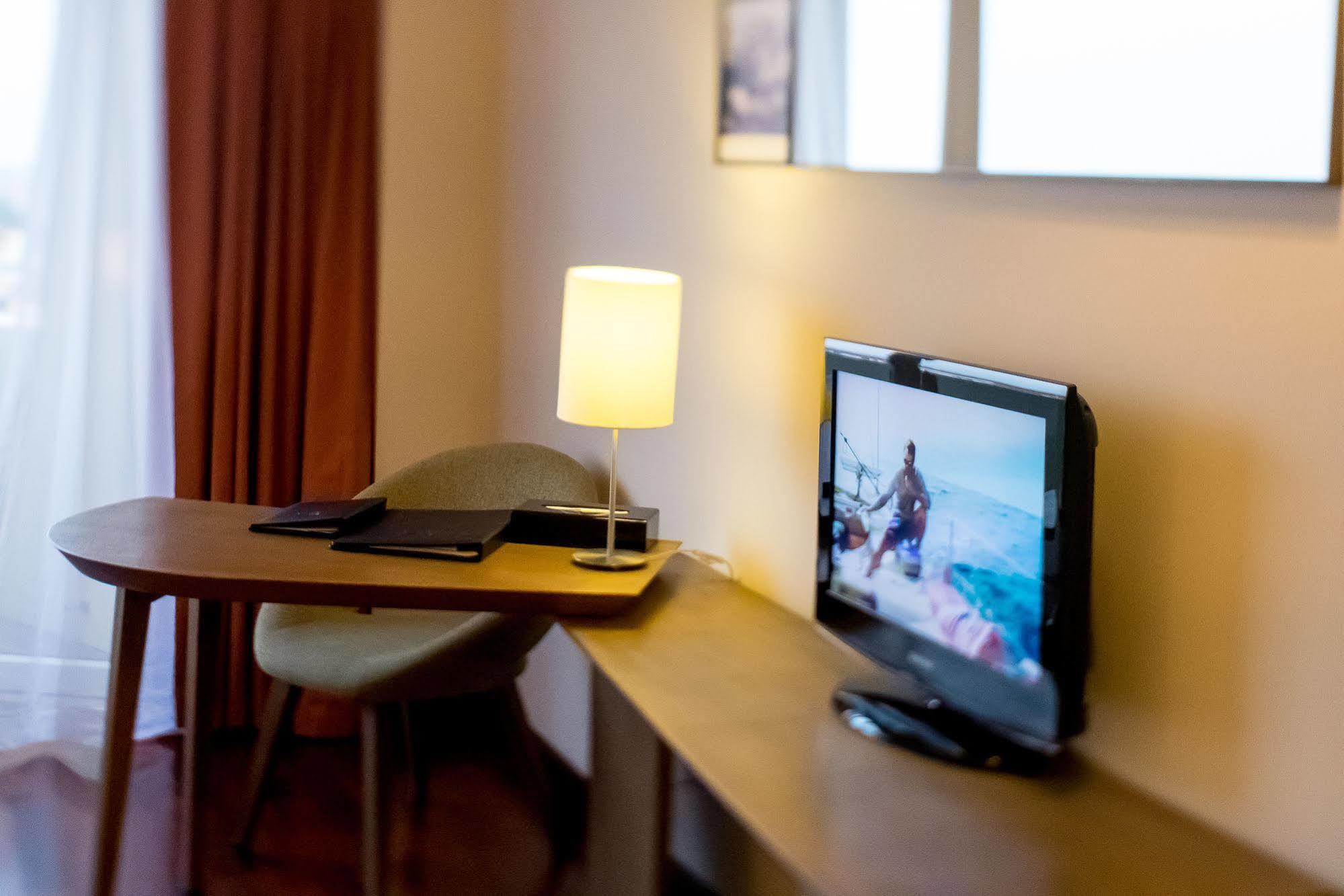 Muong Thanh Holiday Hue Hotel Екстериор снимка