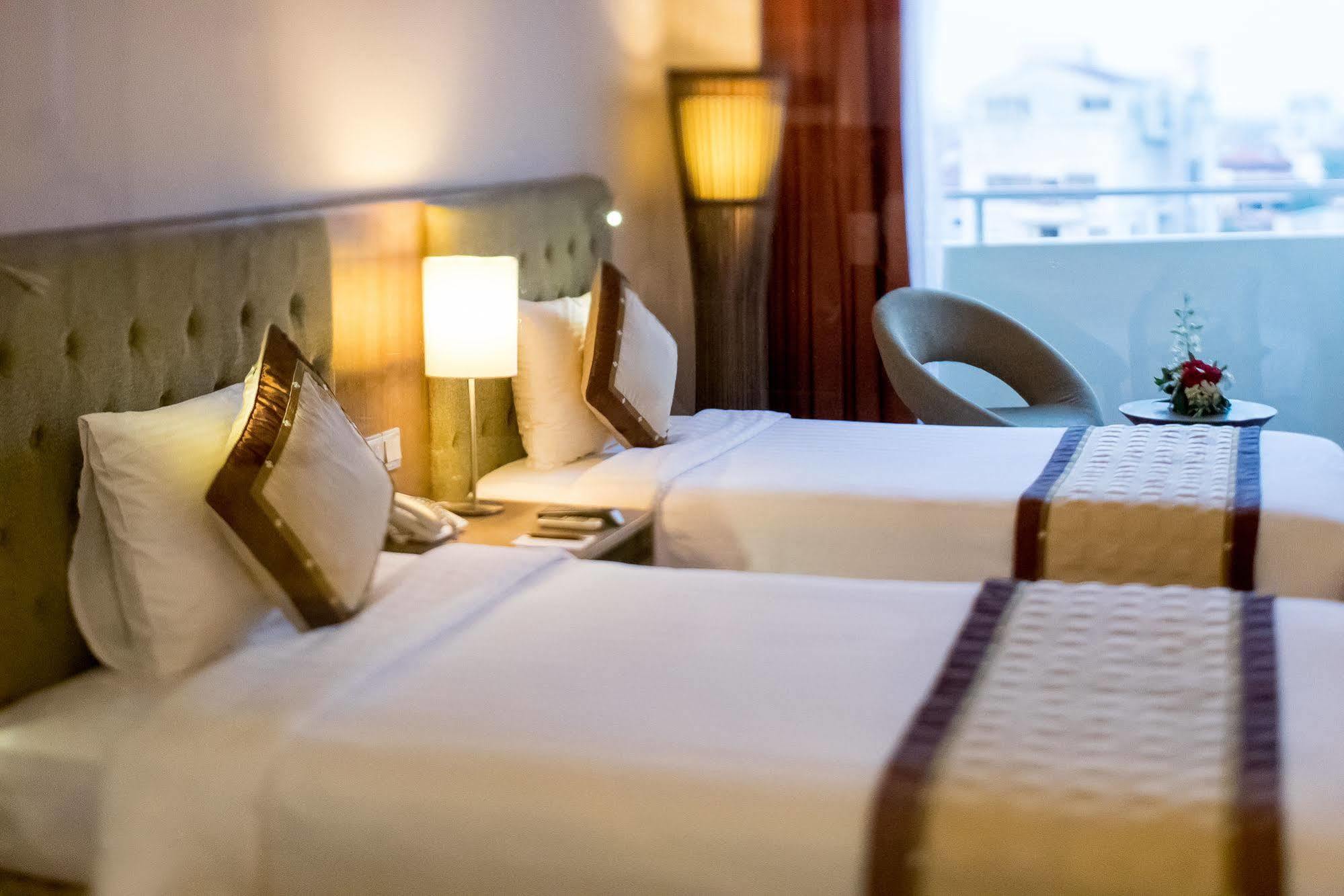 Muong Thanh Holiday Hue Hotel Екстериор снимка