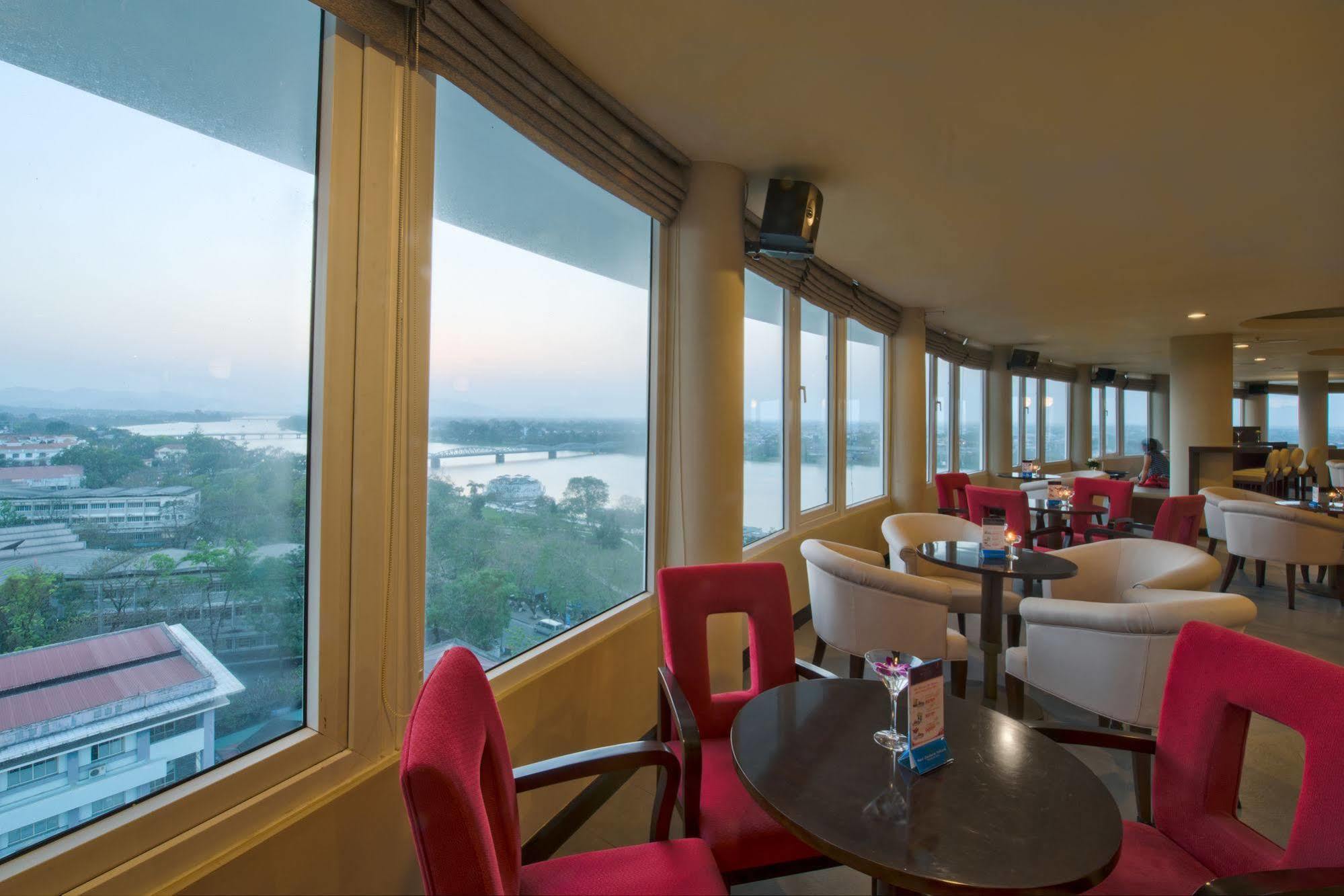 Muong Thanh Holiday Hue Hotel Екстериор снимка